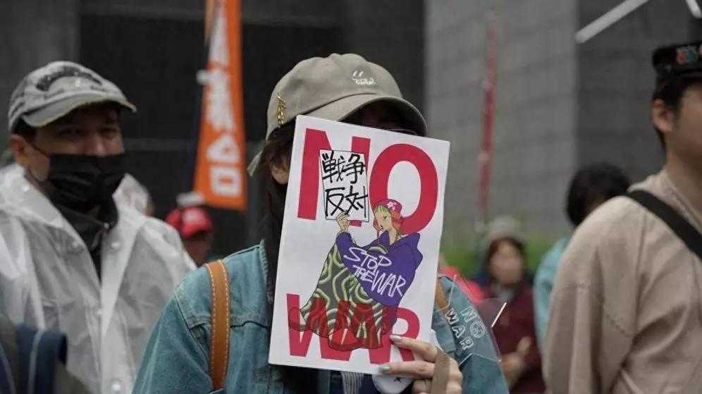 日本出现了“举国备战势头”。日本《第7期科学技术与创新基本计划》首次明确推进军民