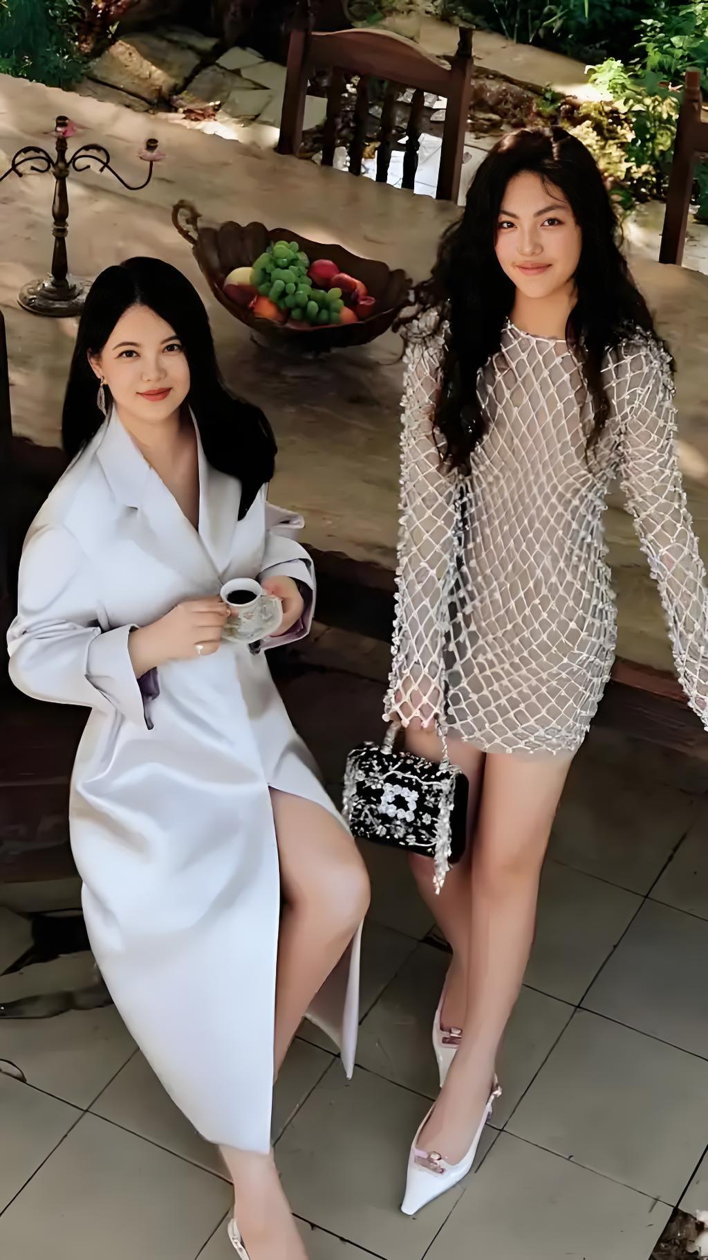 全网都在说李湘带16岁的王诗龄，
跑高端酒会，
骂她太功利，爱炫富，
可我怎么觉