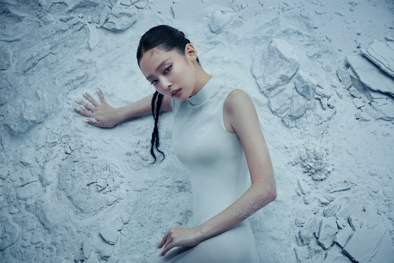 adidas Originals 韩国官方IG更新在广阔的空间中，穿梭于现实与想
