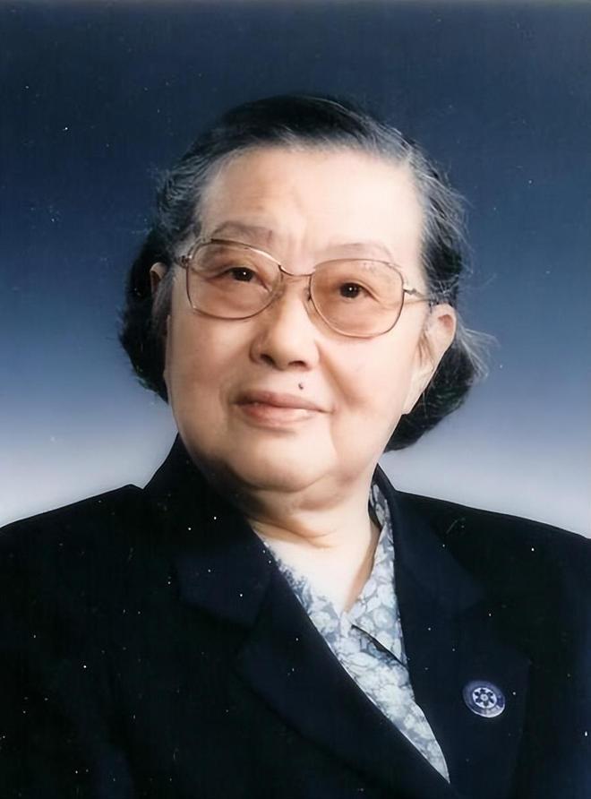 最美小虫奶奶：用一生守护微观世界的生命
 
她是中国"最美小虫奶奶"，大半辈子的