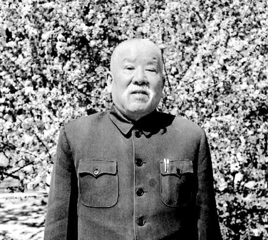谢觉哉1971年病逝后，王定国专程寻问中央：我现属于什么级别，应分配哪类住房？