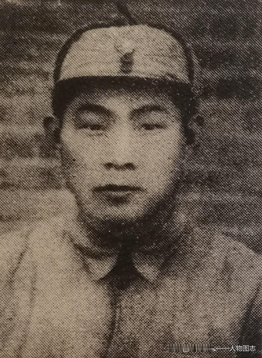 【戴世奇】 (1922—1947.4.29) 河北省丰润县上水路村人。
1938