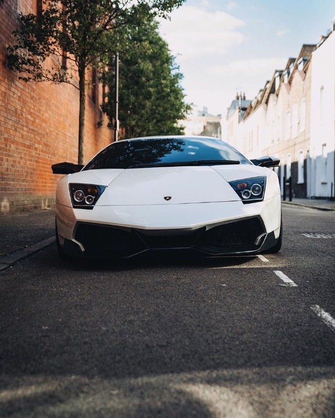 Lamborghini Murcielago LP670-4 SV 拥有霸气外表