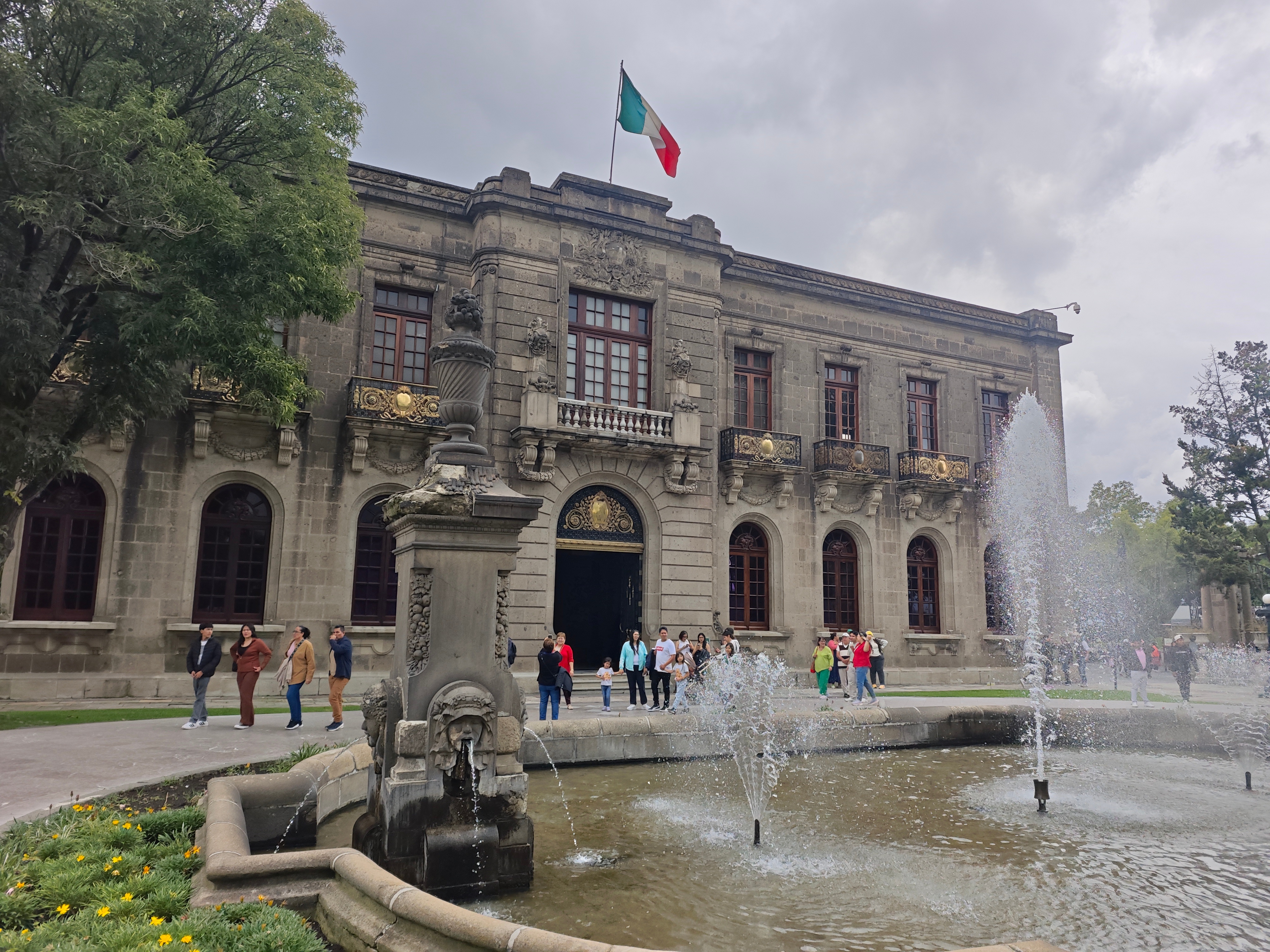 查普尔特佩克城堡 Castillo de Chapultepe就在人类学博物馆同
