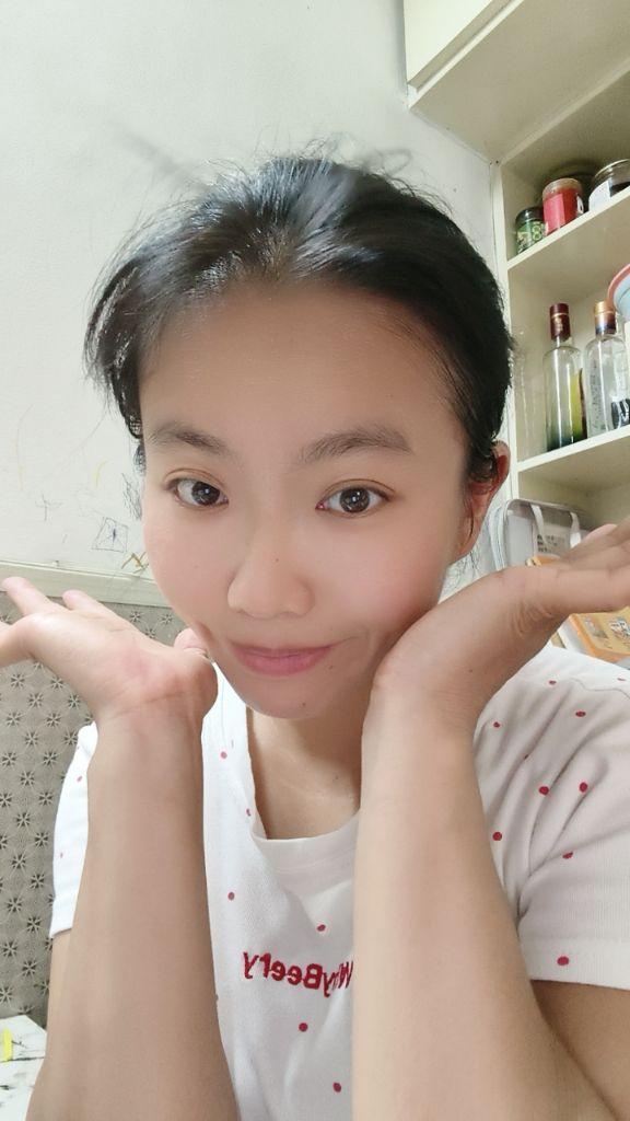 人到了一定年纪终会明白，我们要的其实不是婚姻，不是肌肤之亲，更不是凑合...