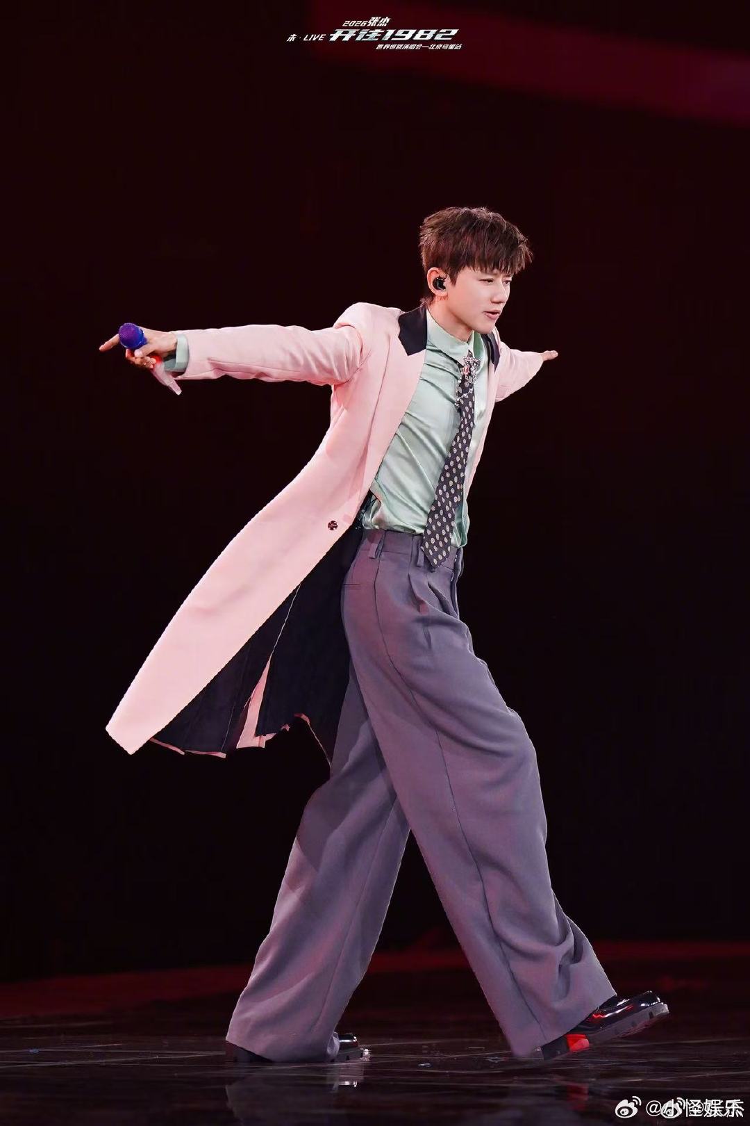 张杰演唱会VR影片入选上影节开创国内演唱会全新呈现形式，张杰未·LIVE鸟巢VR