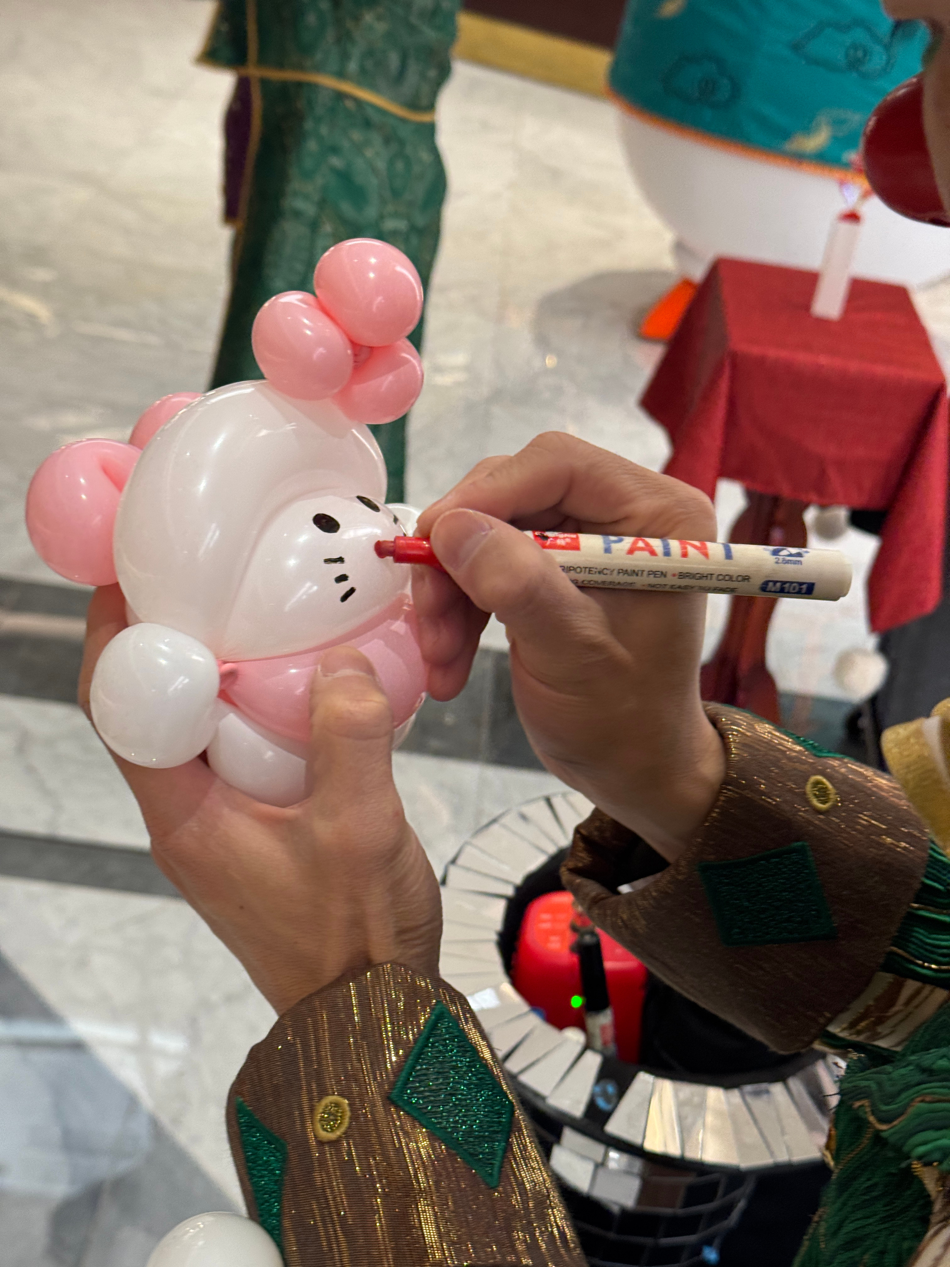 他只给小朋友 我在旁边流哈喇子他说你也是小朋友 给我做的kitty啊啊啊啊啊今天