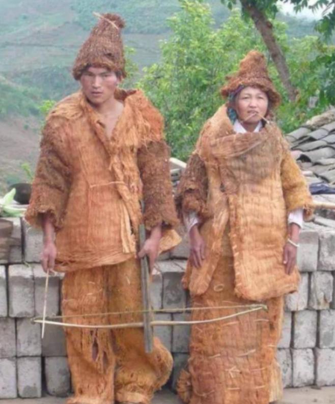 新中国成立后，解放军在哀牢山深山里发现4万几乎全裸的男男女女，调查后才发现，他们