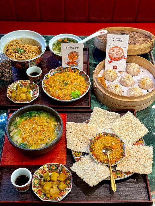 在上海石库门里吃蟹宴🦀这家真的没有对手…