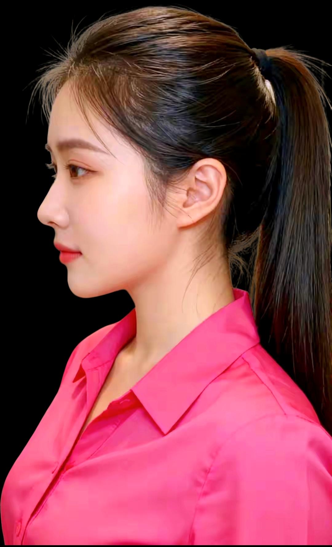 温柔侧颜，粉嫩衬衫，元气少女女生如何穿搭看起来时尚更有品味呢 甜美学院风衬衫 温