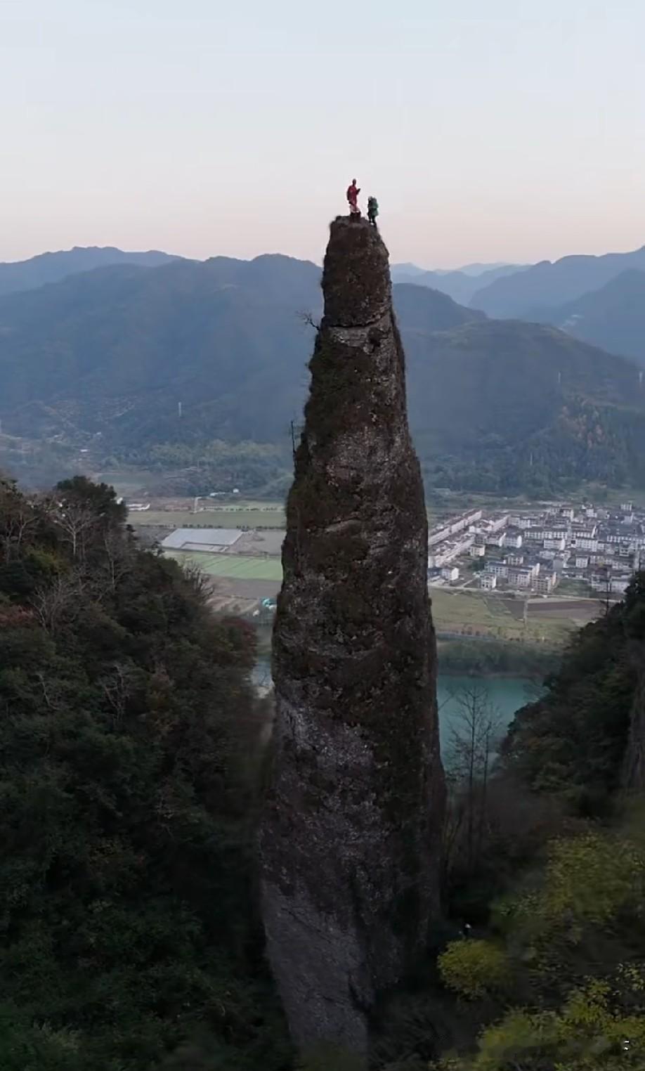 这是仙居小石笋？怎么上去的？