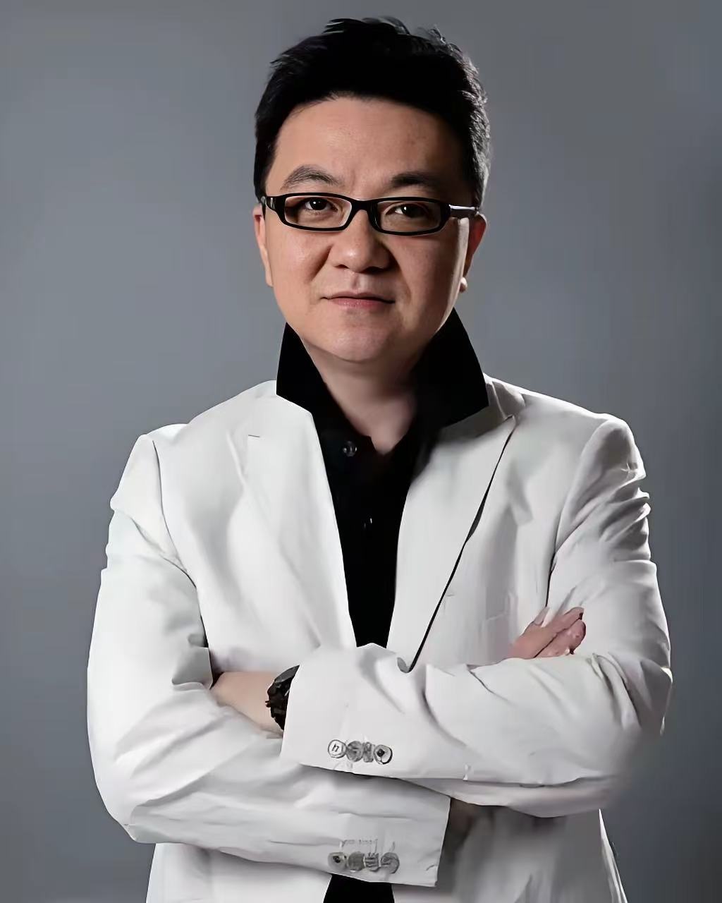 董路建议国足多学习世界杯弱队董路夸中国有最好足球记者 董路说国足该向世界杯弱队取