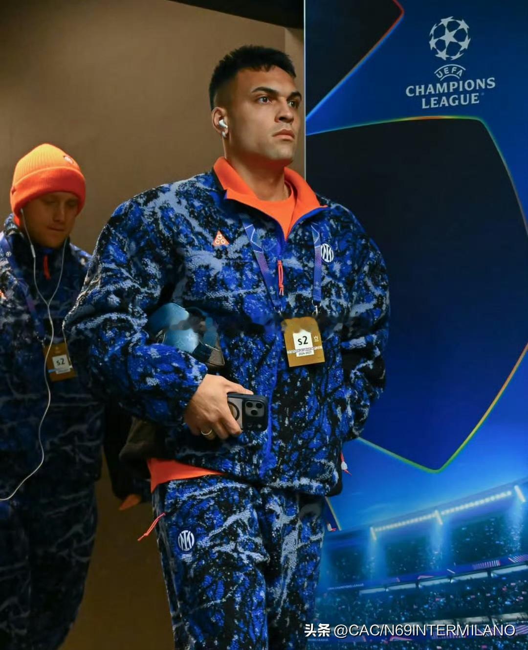 劳塔罗
伤情没有想象的严重，但也需要休息数周，
明天接受检查，球队也正在等待确认