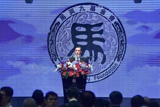 马基金会闹剧真相逐渐显现：私怨叠加路线博弈
 
马英九基金会这场风波，表面是财务