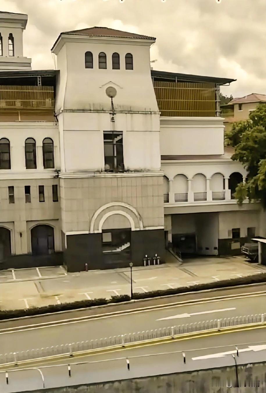 被欺压的两年：我在平远富港酒店的真实遭遇
 
前几年，我和姚国平的平远富港酒店签