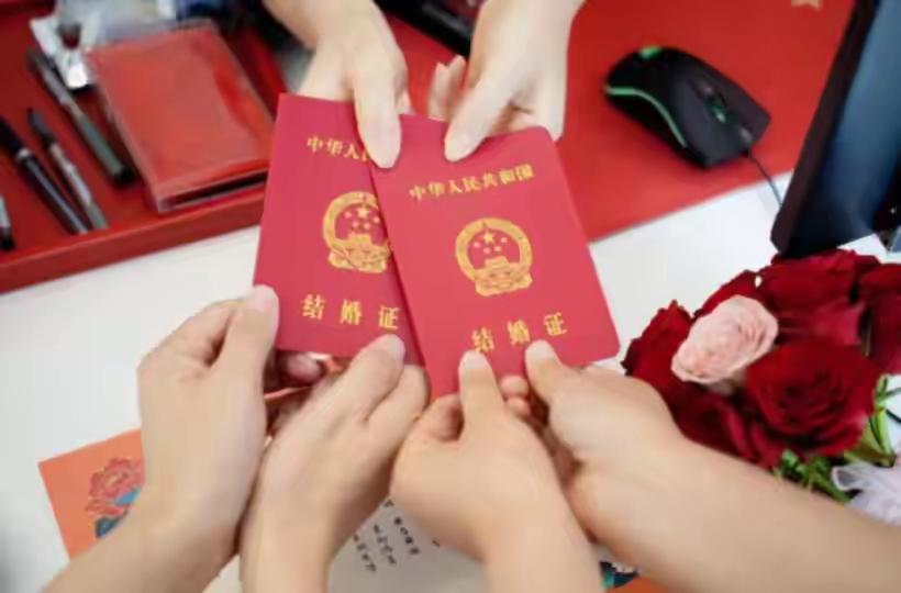 悲哀啊！全网最扎心的婚恋真相！无数父母掏空半生积蓄，买房、凑彩礼、办婚礼，拼尽全