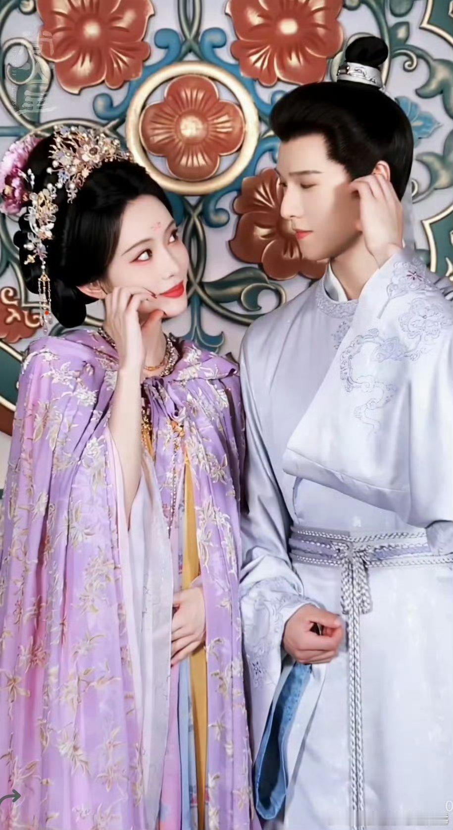 孟子义，李昀锐《尚公主》中秋海报🌕“清辉载双影，明月映心上”，好美呀小孟小林[