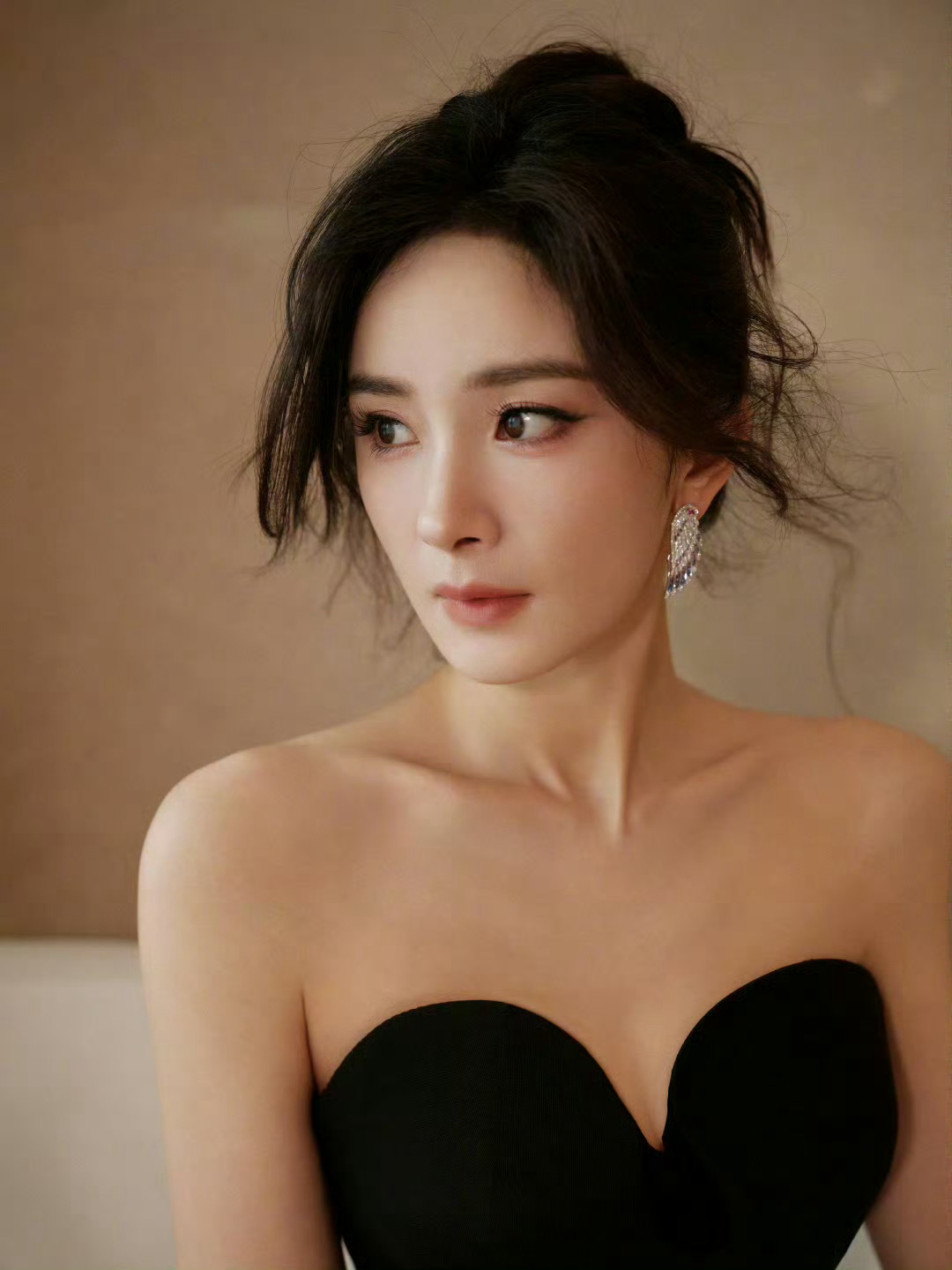 杨幂万茜合作末路狂花杨幂万茜双女主杨幂万茜合作末路狂花，期待双女主 