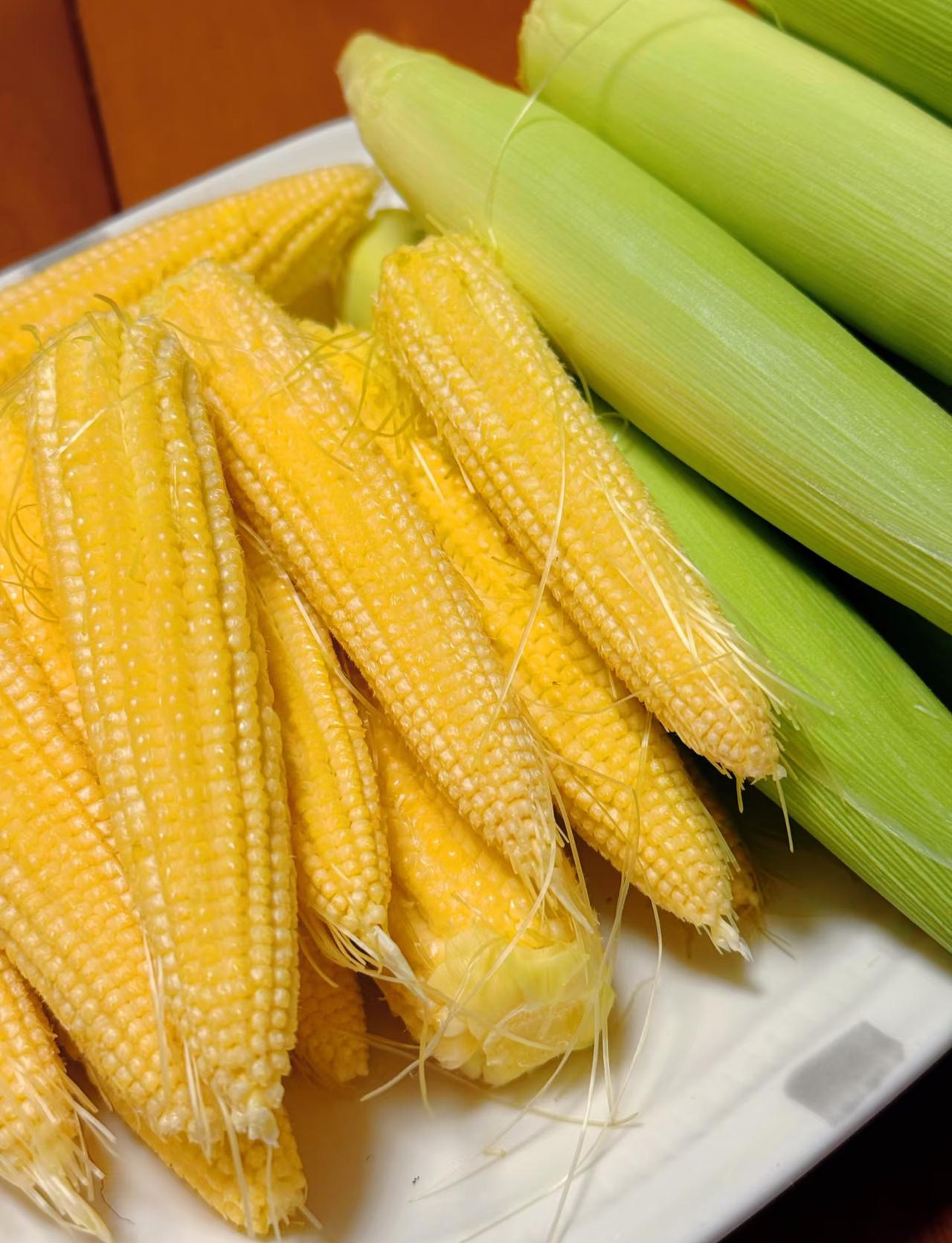 这样的玉米也能吃嘛！
下午在手机的线上超市准备买点菜
无意间看到了这个“蔬菜”