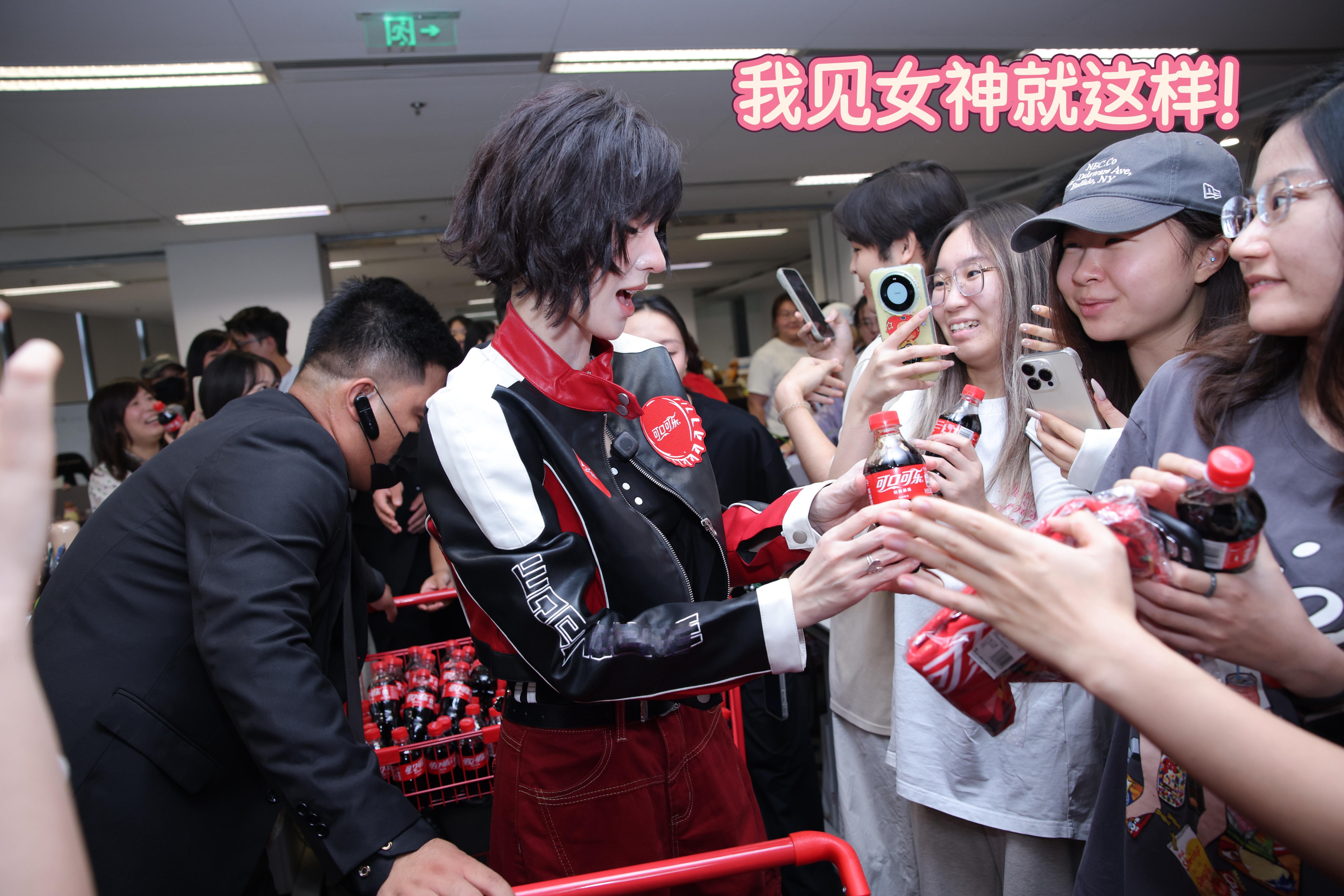 杨迪张予曦充乐侠来了 谁能拒绝这种自带综艺效果的突袭扫楼！杨迪一出场笑点就拉满，