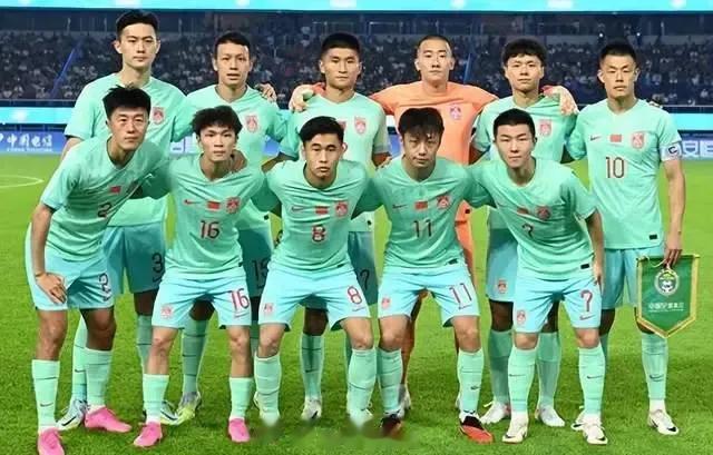 中国队将身穿绿色球衣面对泰国队。泰国vs中国队裁判组安排！央视今晚直播！

主裁