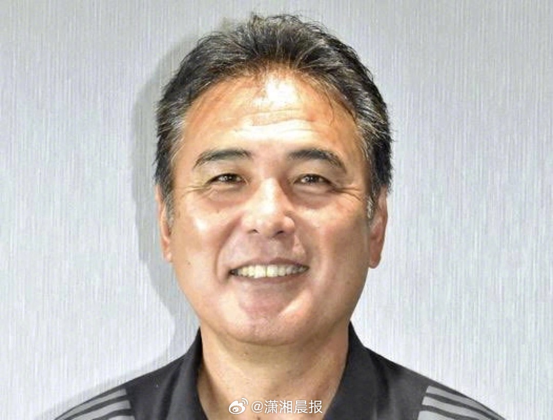 【#日足协高层飞机上看儿童色情丢工作#，#日男子看儿童色情被法国禁入境十年#】近