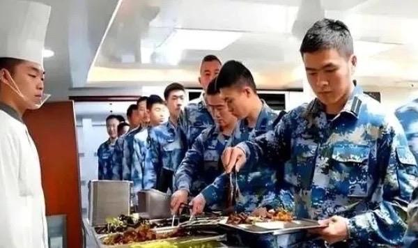 都说航母是吞金兽，到底有多夸张？就拿山东舰来说，每天光猪肉，就得整整24头摆上流