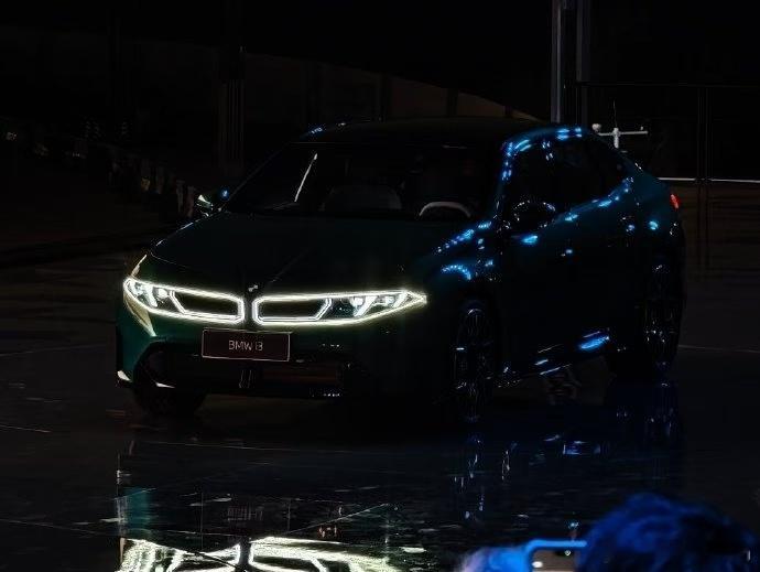 新一代的宝马3，真帅啊 