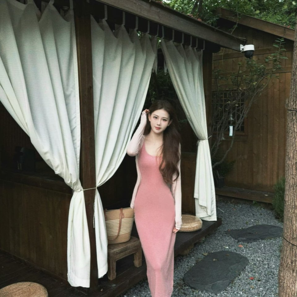 思慕社字母 圈子里的死局：当爱支配一切时，对权力的欲望就不存在了。当权力主宰一切