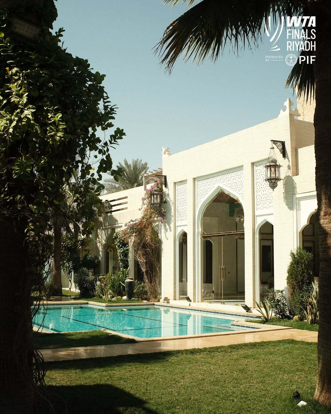 新一组幕后花絮照来袭[哇]利雅得WTA年终总决赛WTA年终总决赛大合影 ​​​