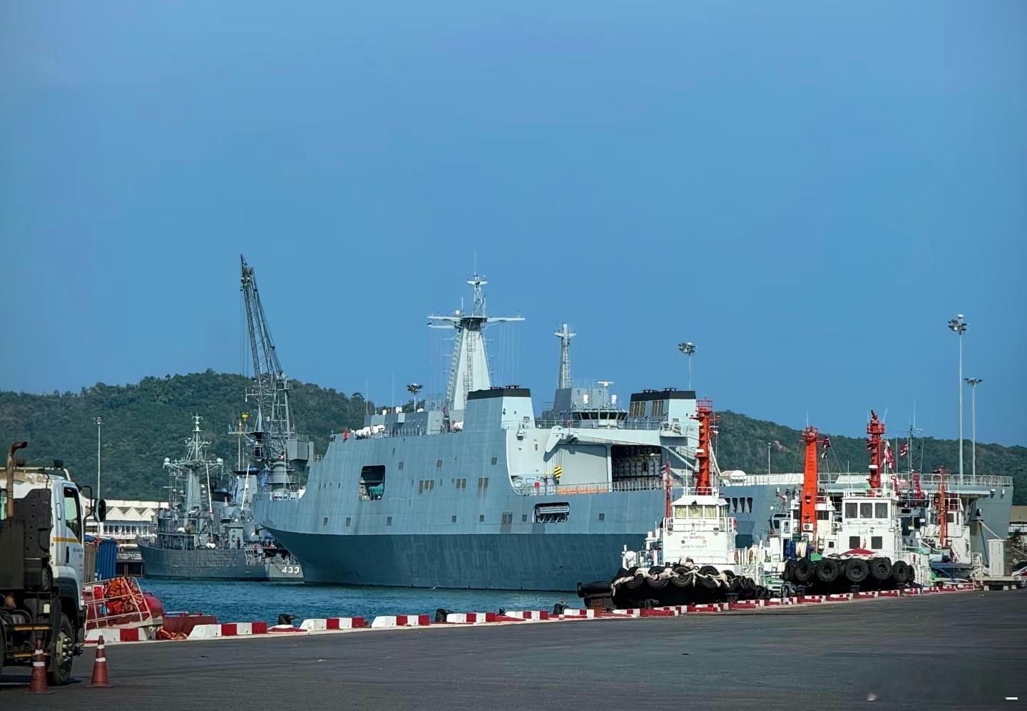 象岛号船坞登陆舰，071ET泰国海军 ​​​​