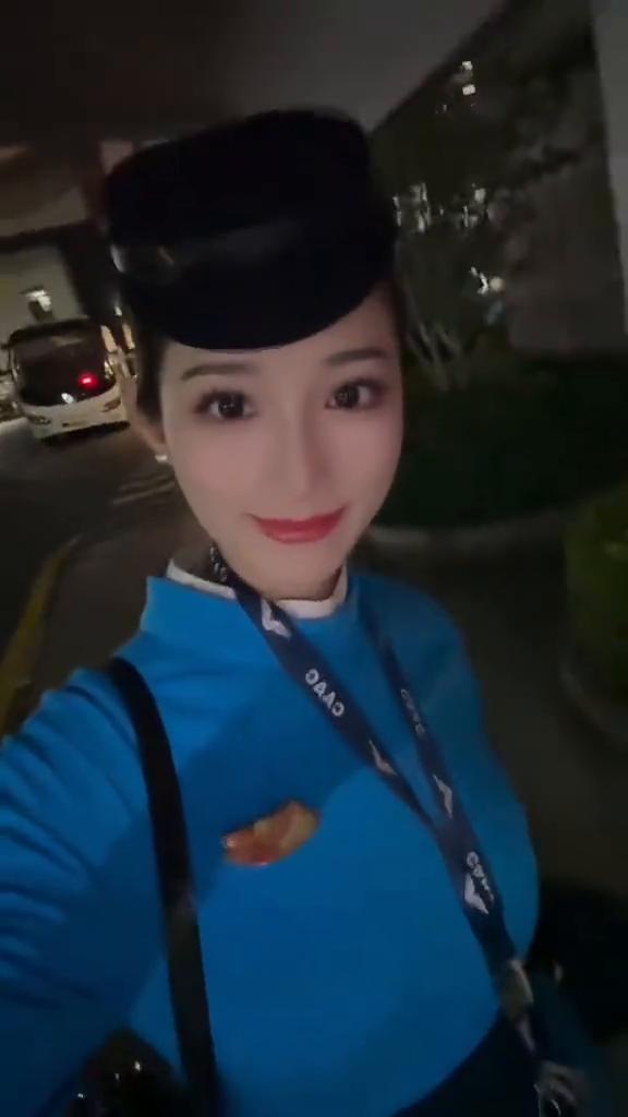 飞机大厨之飞巴黎。
在干嘛？走，去上班。今天飞法国巴黎，北京时间晚上11点进场。