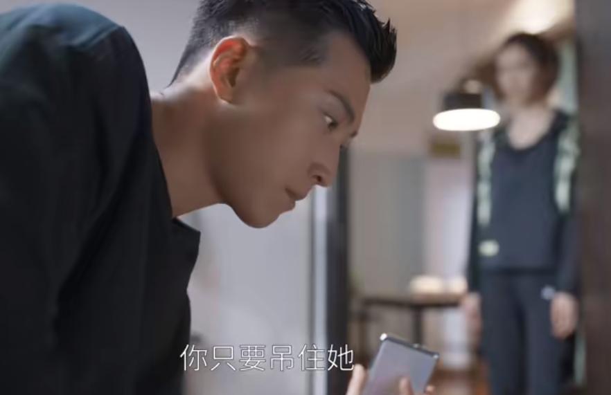 何悯鸿仿佛终于看懂了戚牧的用心，但两人还没开始决裂，对方的嘴脸就已经彻底展露。她