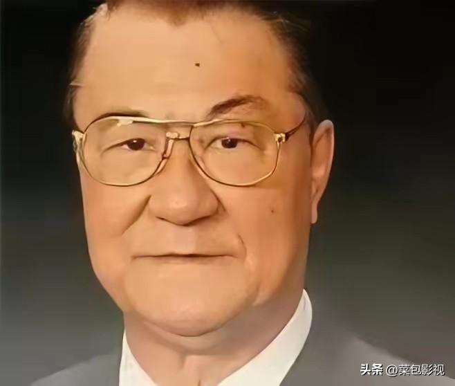 党组织给了他30两黄金，让他去做生意，做什么不管，但是，组织什么时候要钱都得给，