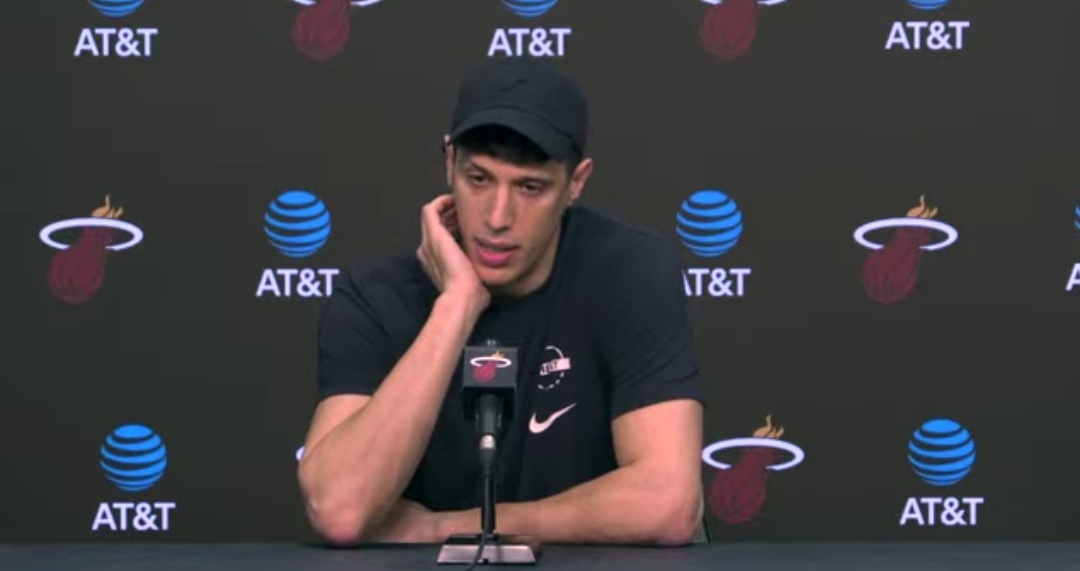 冯泰奇奥在赛季总结新闻发布会上表示，他想留在迈阿密：“我很想留在这里……我不想再