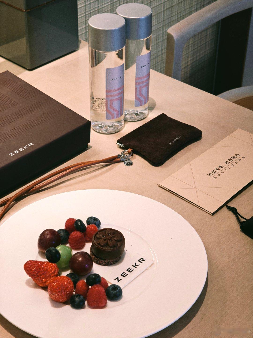 极氪8X今晚上市，我觉得这台车还是很值得聊聊，今晚上市后，打算拍个视频谈下我对8