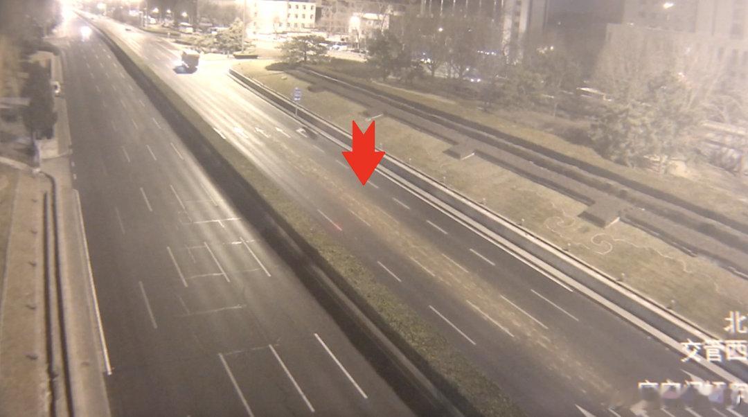 【爱车安全贴士 凌晨时分，北京二环主路上多车受损！肇事司机朱某某，承担事故的全部