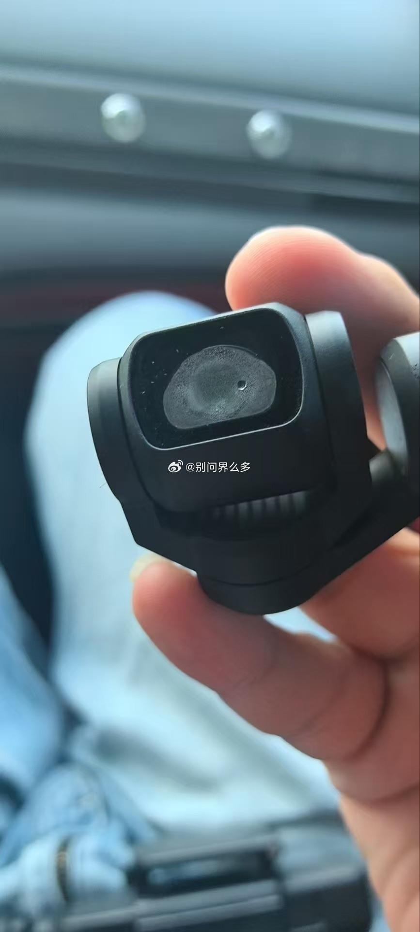 作为大疆Pocket3的首发用户​这已经是我第N次换机了​第一次 是24年9月 