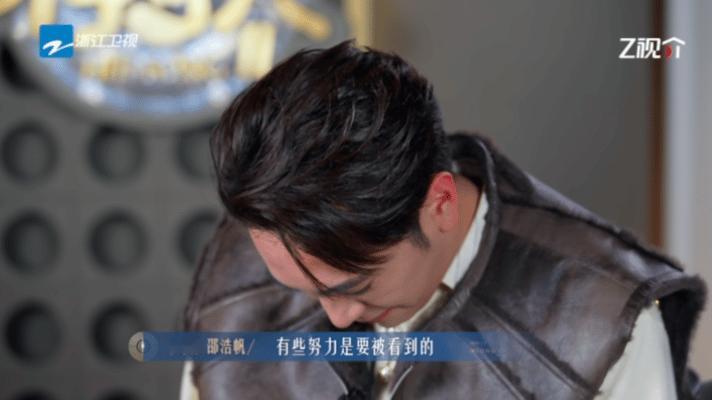 灼海豚哭了看有歌这段真的共情了，努力被忽视的感觉太不好受有歌