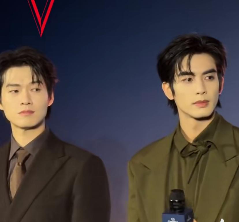 宋威龙长成这样还没火真是挺可惜的
就他这颜值，说是老天爷追着喂饭都不为过吧
单看