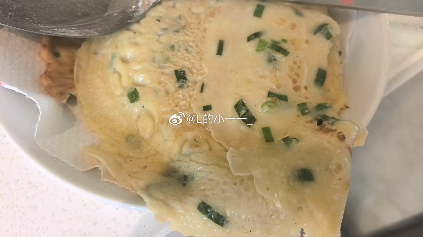 一不小心给自己吃撑了，我对面食还挺有一丢丢天赋，为数不多做出来好吃的食物啦。李一