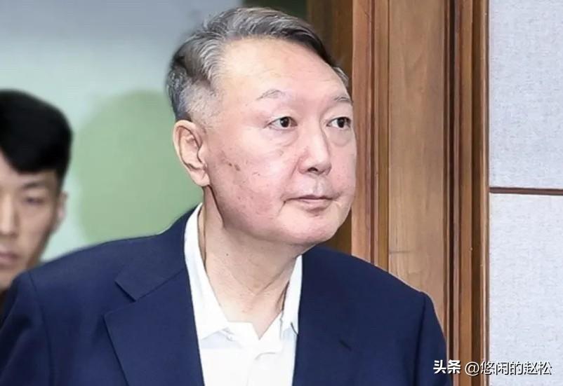 尹锡悦被下属曝光是拘留所里招人烦的客人！
尹锡悦还仗着自己的余威，在拘留所里混吃