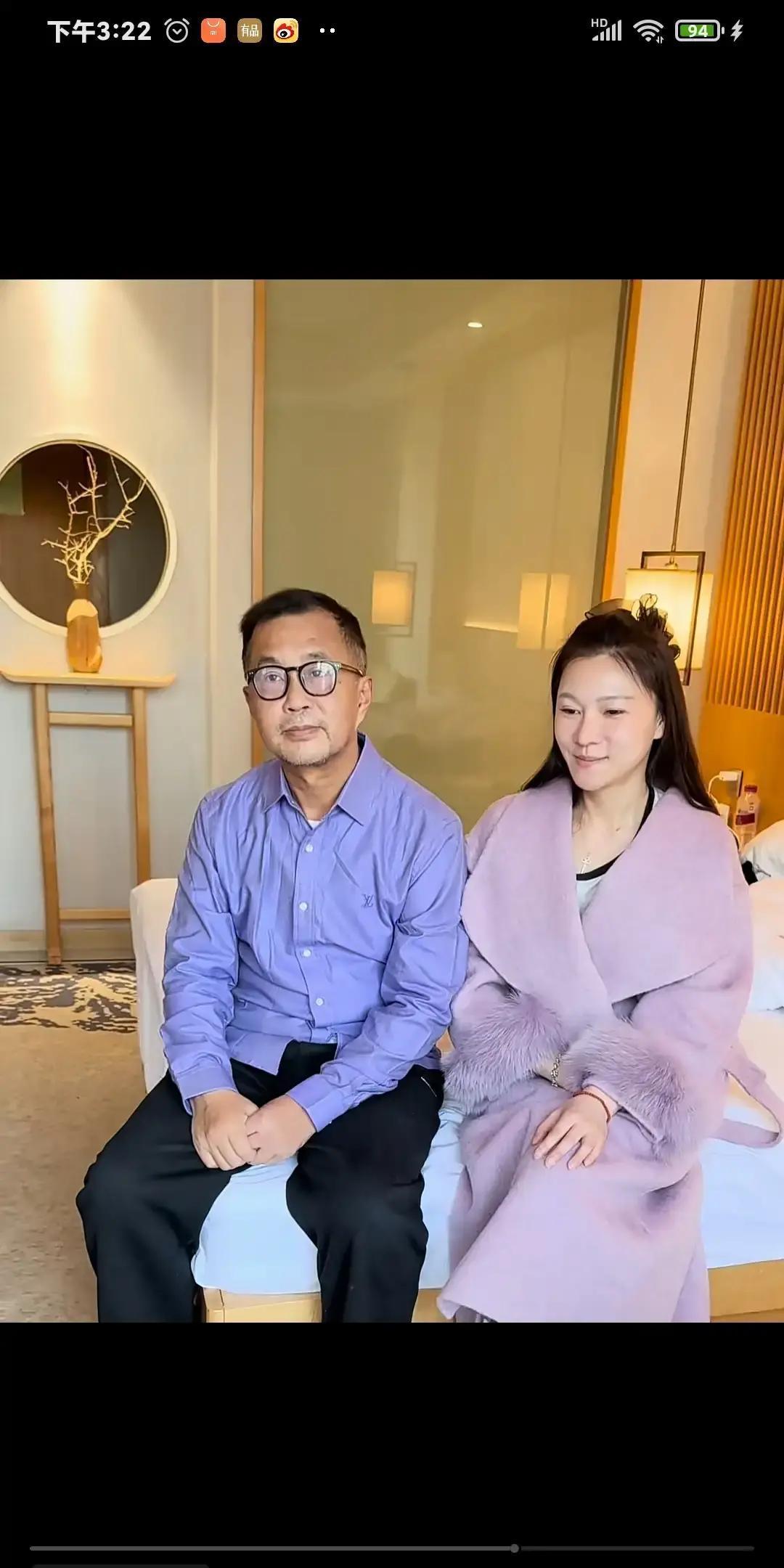 “沈老师彻底被拿捏！”
 
评论区直接刷屏：这哪是黄昏恋，分明是老年版偶像剧。
