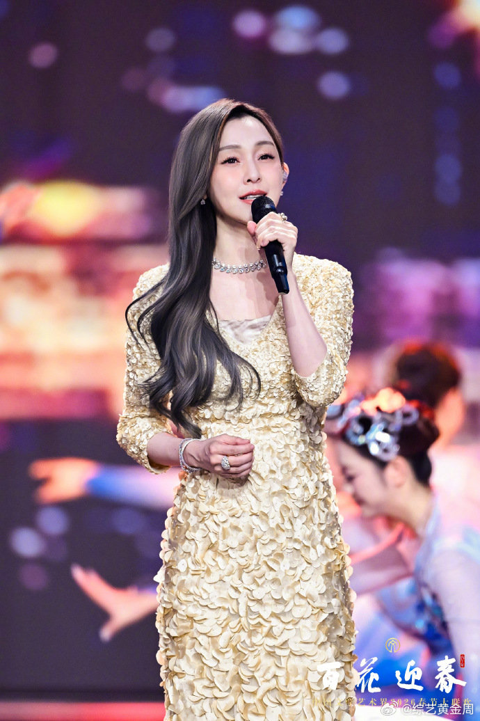 范玮琪这一次乘风破浪这次肯定是要乘风破浪大干一场，超期待范范不一样的舞台风采！乘