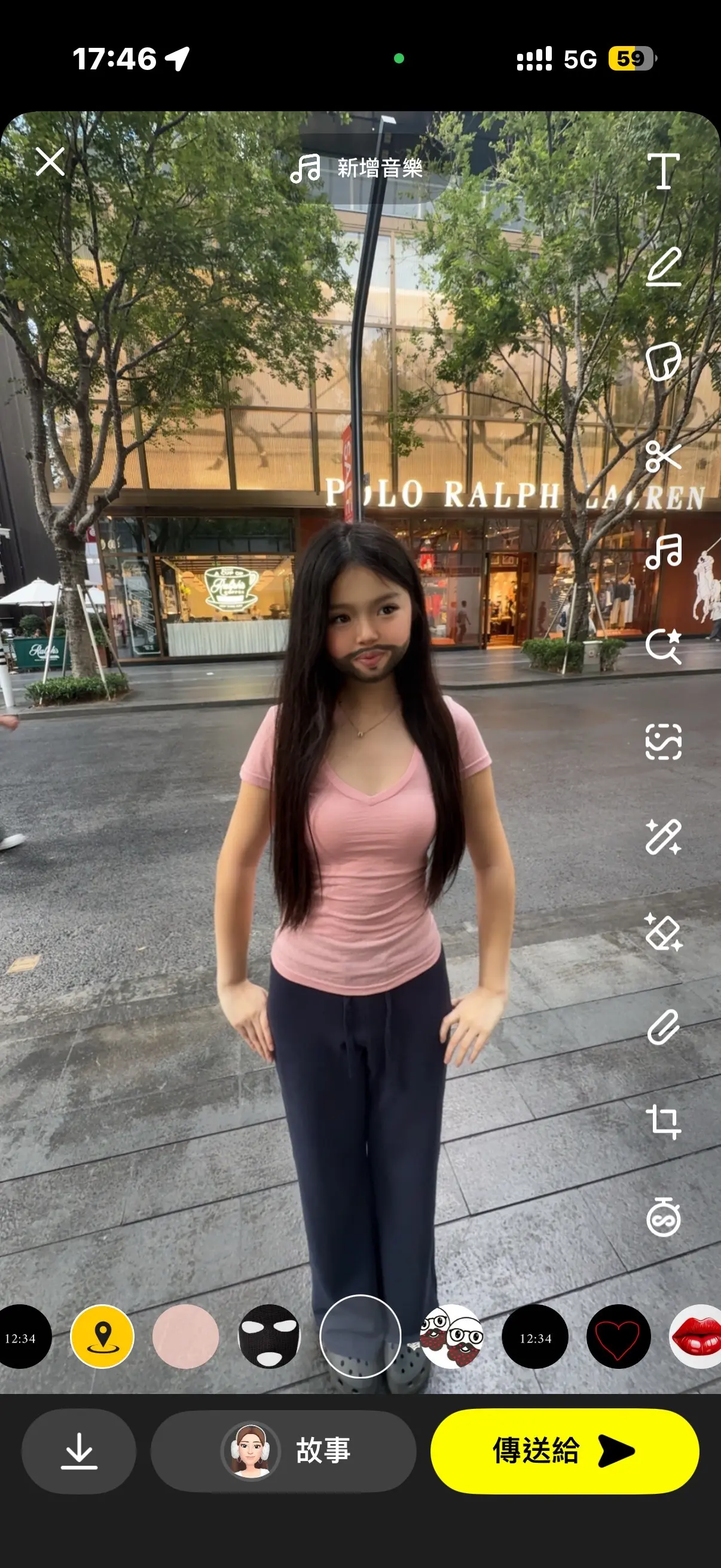 僵硬摆动作中…