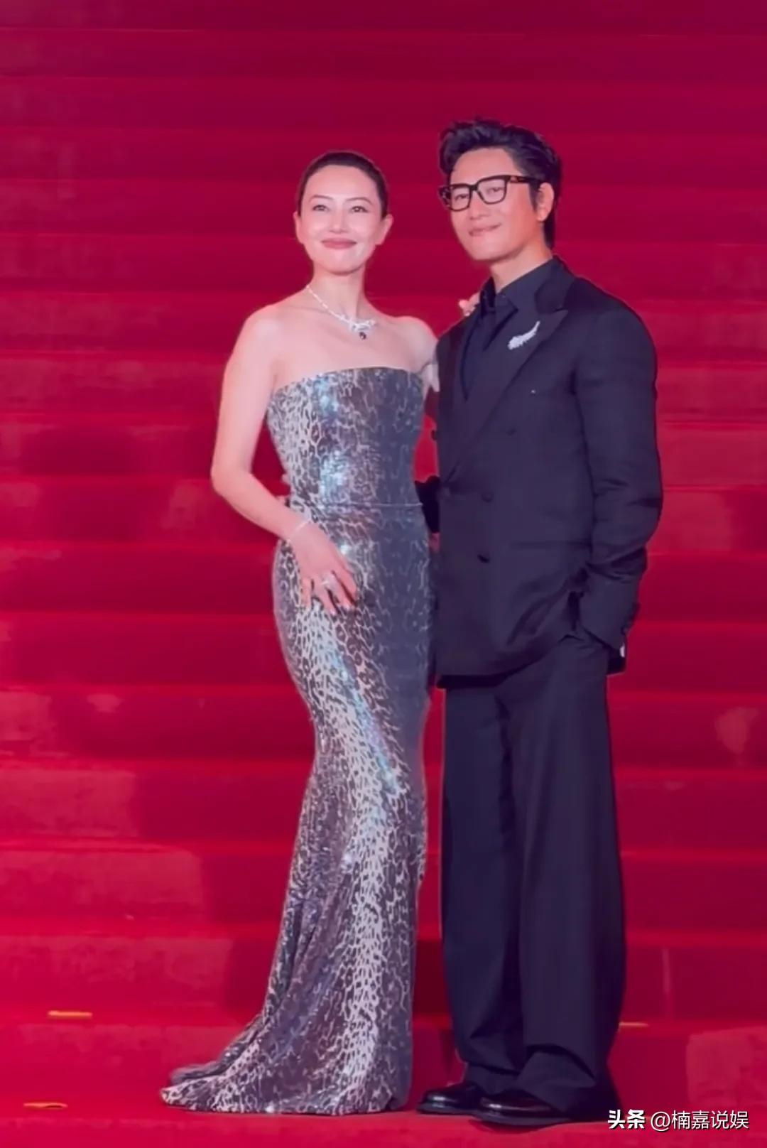 高圆圆和陈坤，一起现身上影节走红毯，男帅女靓真的好养眼啊，陈坤又帅回来了！
47