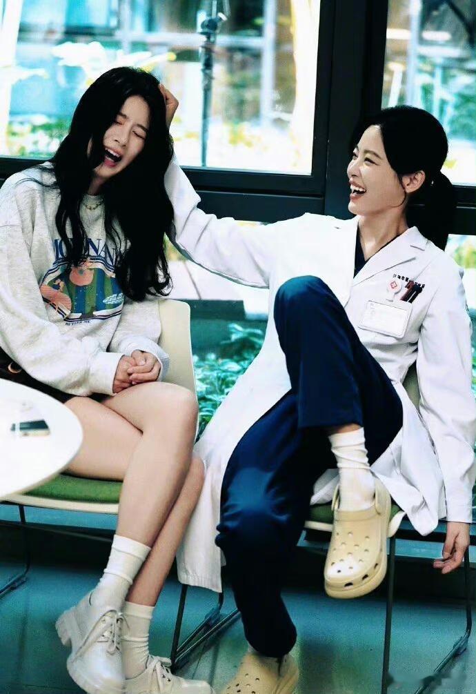 #辛芷蕾新剧把渣渣割以永治#《仁心俱乐部》的首发预告太有趣了，辛芷蕾饰演的神外医