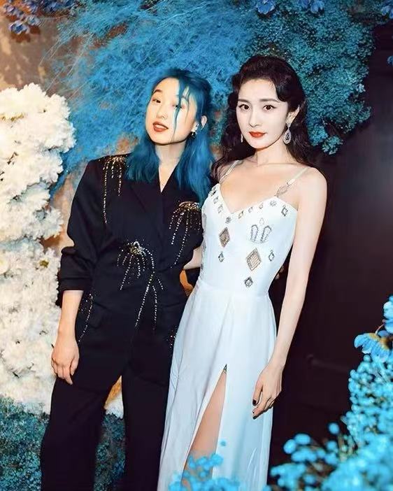杨幂合影美国版VOGUE主编章凝   才华横溢的MargaretZhang  年