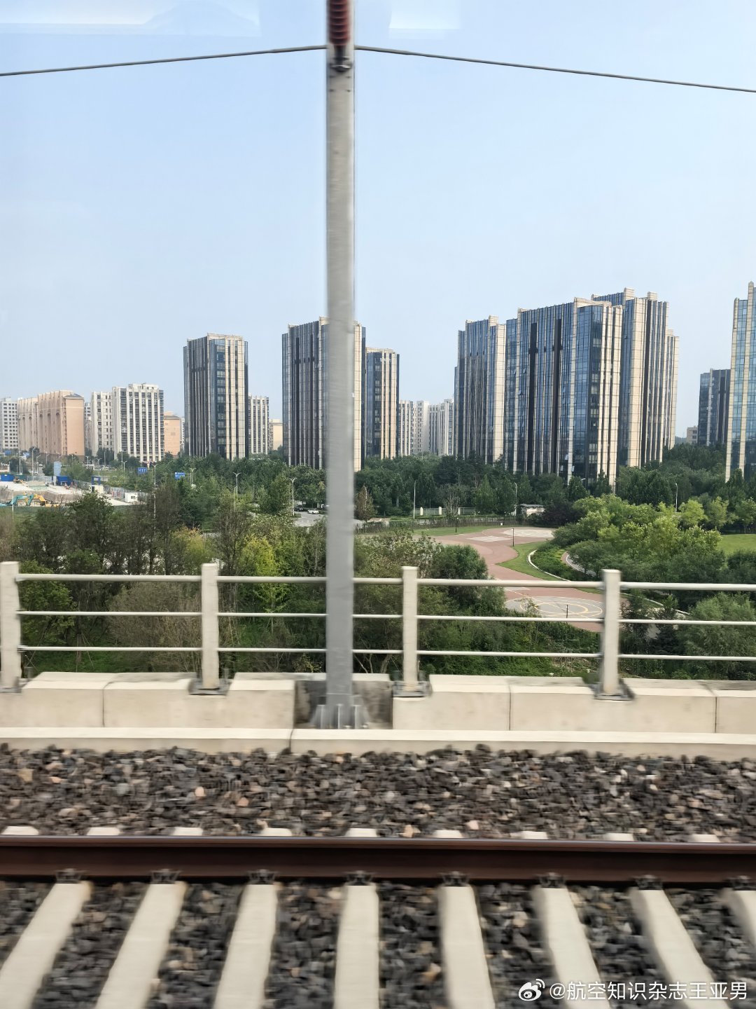 90年代从齐齐哈尔到北航上大学，那时的火车普快168跑到北京要29个小时，最快的