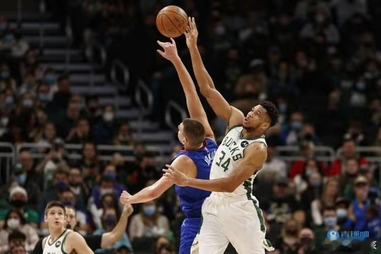 NBA常规赛，掘金在主场以113-107击败雄鹿。赛后，约基奇接受了记者采访。谈